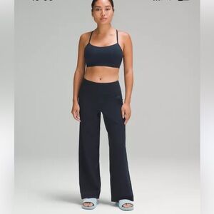 Lululemon flare Mid Rise Pant in Black size 6